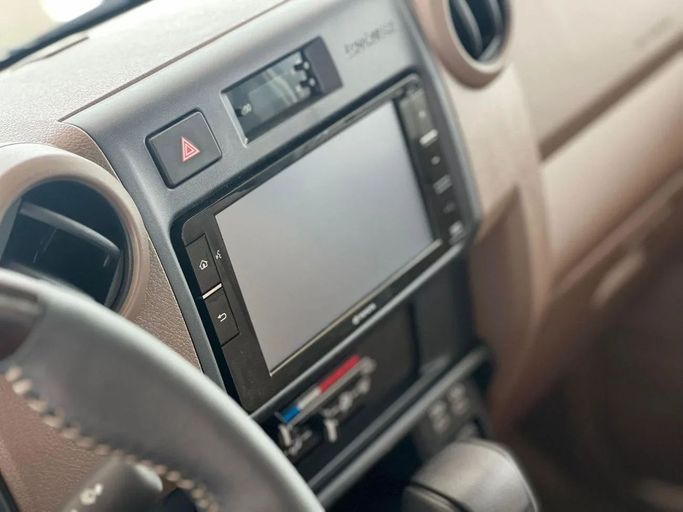 Новый Toyota Land Cruiser 70 Series Рестайлинг 2, 4.0 л, 2025 в Дубае от My Way Motors Белый цвет. GCC | AUTO.AE