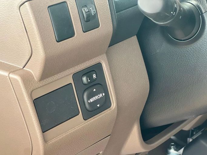 Новый Toyota Land Cruiser 70 Series Рестайлинг 2, 4.0 л, 2025 в Дубае от My Way Motors Белый цвет. GCC | AUTO.AE