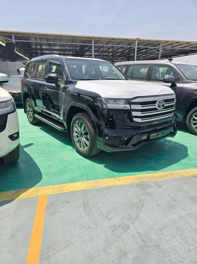 Новый Toyota Land Cruiser 300 Series, 3.4 л, 2024 в Дубае от Pegasus Automobile Черный цвет. GCC | AUTO.AE