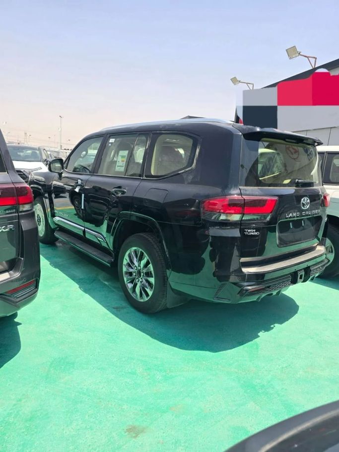 Новый Toyota Land Cruiser 300 Series, 3.4 л, 2024 в Дубае от Pegasus Automobile Черный цвет. GCC | AUTO.AE