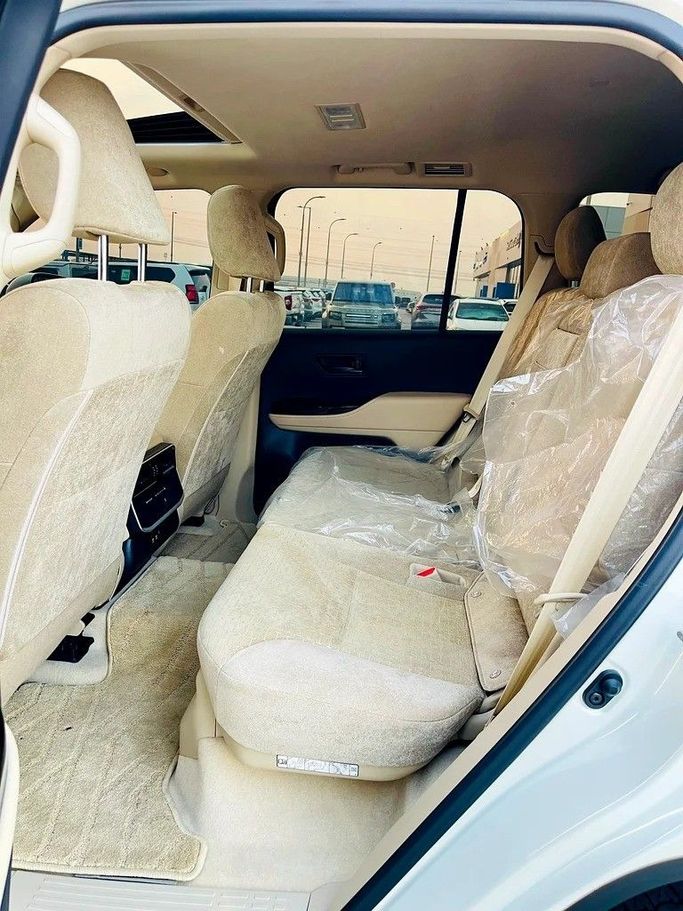 Used Toyota Land Cruiser 300 Series, 3.4 l, 2024 in Dubai by Al Borj Motors, White color. GCC Specs | AUTO.AE