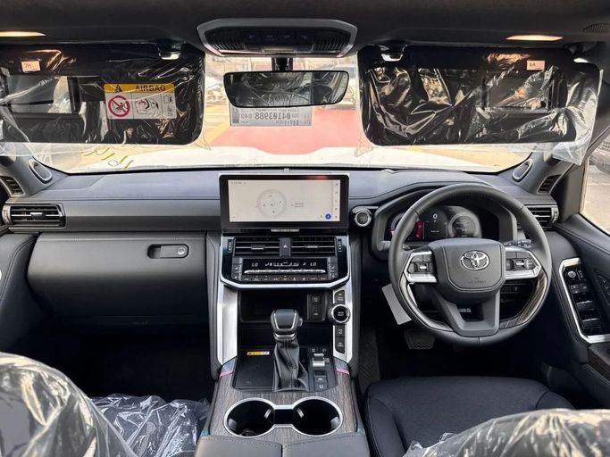 Новый Toyota Land Cruiser 300 Series, 3.3 л, 2025 в Дубае от Allied Motors Черный цвет. Other | AUTO.AE