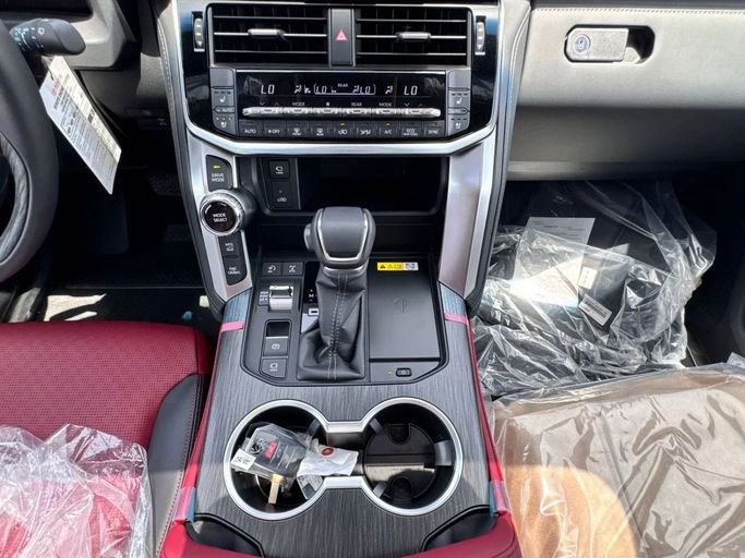 Новый Toyota Land Cruiser 300 Series, 3.4 л, 2025 в Дубае от Allied Motors Белый цвет. GCC | AUTO.AE