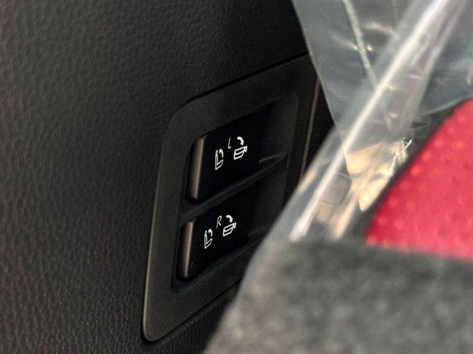 Новый Toyota Land Cruiser 300 Series, 3.4 л, 2025 в Дубае от Allied Motors Белый цвет. GCC | AUTO.AE