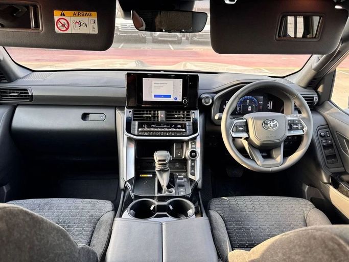 Новый Toyota Land Cruiser 300 Series, 3.3 л, 2025 в Дубае от Allied Motors Серый цвет. Other | AUTO.AE