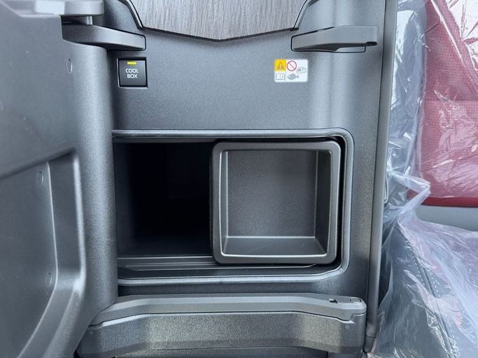 Новый Toyota Land Cruiser 300 Series, 3.3 л, 2025 в Дубае от Allied Motors Белый цвет. GCC | AUTO.AE