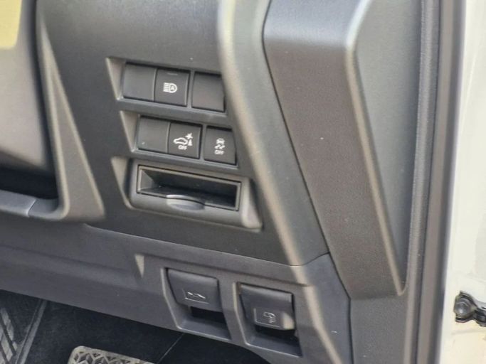 Новый Toyota Land Cruiser 300 Series, 3.4 л, 2025 в Дубае от Allied Motors Белый цвет. Other | AUTO.AE