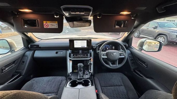 Новый Toyota Land Cruiser 300 Series, 3.3 л, 2025 в Дубае от Allied Motors Белый цвет. Other | AUTO.AE