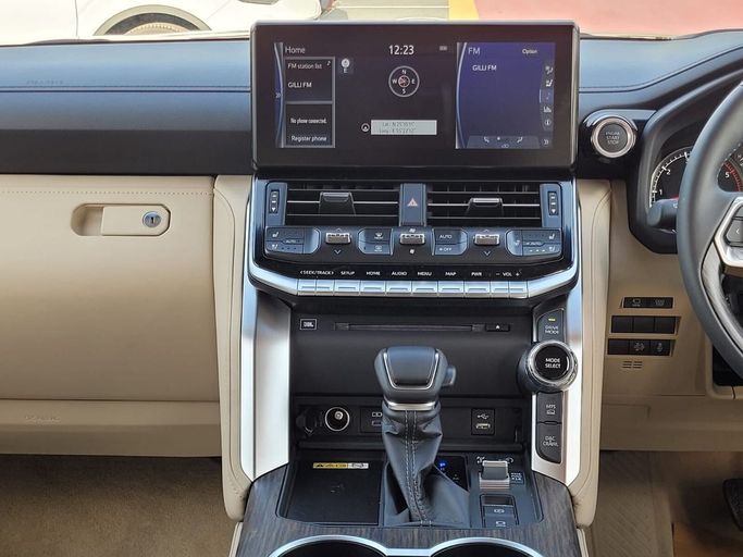 Новый Toyota Land Cruiser 300 Series, 3.3 л, 2025 в Дубае от Allied Motors Черный цвет. Other | AUTO.AE