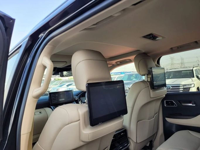 Новый Toyota Land Cruiser 300 Series, 3.3 л, 2025 в Дубае от Allied Motors Черный цвет. Other | AUTO.AE