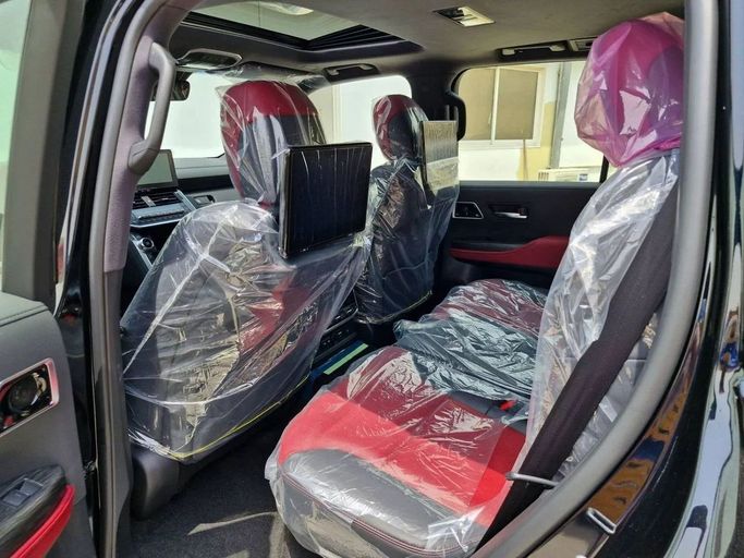 Новый Toyota Land Cruiser 300 Series, 3.4 л, 2025 в Дубае от Allied Motors Черный цвет. GCC | AUTO.AE