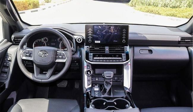 Новый Toyota Land Cruiser 300 Series, 4.0 л, 2023 в Дубае от Segrex Auto Белый цвет. Европейская | AUTO.AE