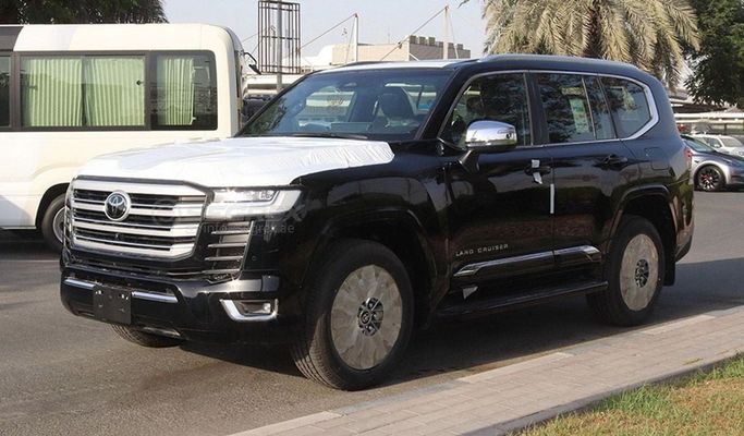 Новый Toyota Land Cruiser 300 Series, 3.3 л, 2025 в Дубае от Segrex Auto Черный цвет. GCC | AUTO.AE