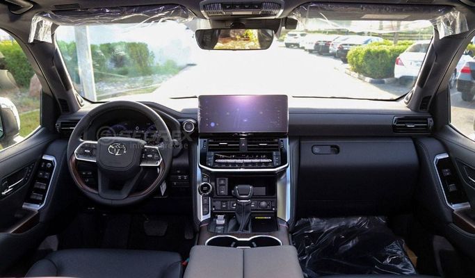 Новый Toyota Land Cruiser 300 Series, 3.3 л, 2025 в Дубае от Segrex Auto Черный цвет. GCC | AUTO.AE