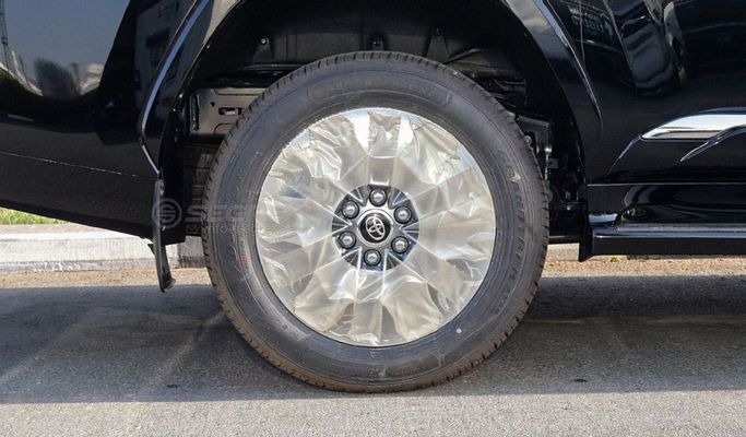 Новый Toyota Land Cruiser 300 Series, 3.3 л, 2025 в Дубае от Segrex Auto Черный цвет. GCC | AUTO.AE