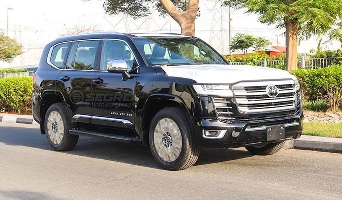 Новый Toyota Land Cruiser 300 Series, 3.3 л, 2025 в Дубае от Segrex Auto Черный цвет. GCC | AUTO.AE