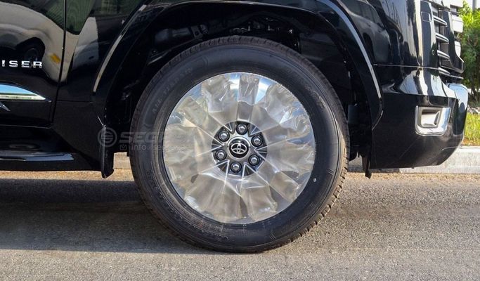 Новый Toyota Land Cruiser 300 Series, 3.3 л, 2025 в Дубае от Segrex Auto Черный цвет. GCC | AUTO.AE