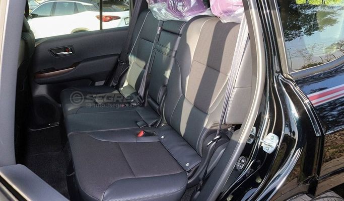 Новый Toyota Land Cruiser 300 Series, 4.0 л, 2025 в Дубае от Segrex Auto Черный цвет. GCC | AUTO.AE