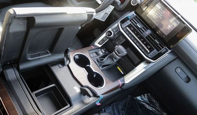 Новый Toyota Land Cruiser 300 Series, 4.0 л, 2025 в Дубае от Segrex Auto Черный цвет. GCC | AUTO.AE