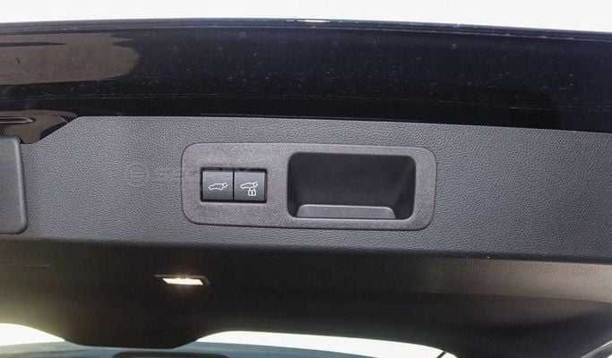 Новый Toyota Land Cruiser 300 Series, 4.0 л, 2025 в Дубае от Segrex Auto Черный цвет. GCC | AUTO.AE