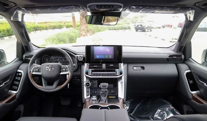 Новый Toyota Land Cruiser 300 Series, 4.0 л, 2025 в Дубае от Segrex Auto Белый цвет. Other | AUTO.AE