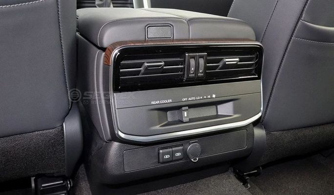 Новый Toyota Land Cruiser 300 Series, 4.0 л, 2025 в Дубае от Segrex Auto Белый цвет. Other | AUTO.AE