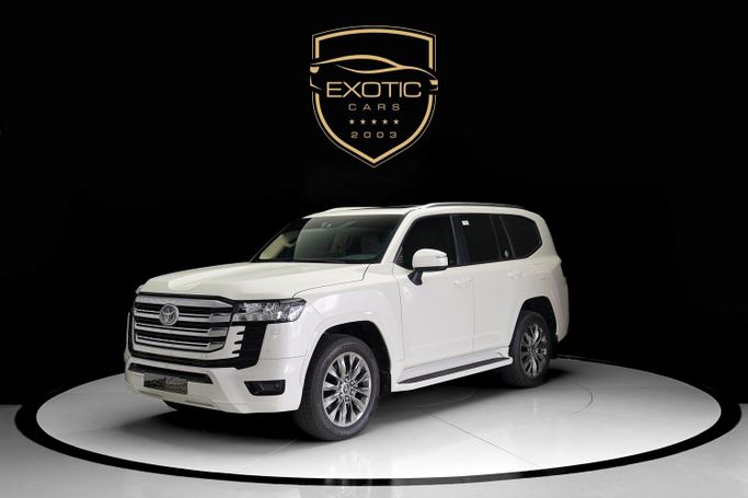 مستعملة Toyota Land Cruiser السلسلة 300, 3.4 l, 2023 في في دبي من Exotic Cars، اللون أبيض. مواصفات الخليج | AUTO.AE