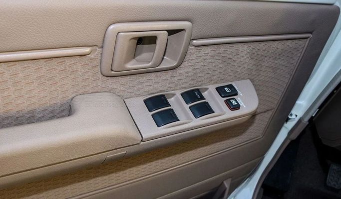 Новый Toyota Land Cruiser 70 Series Рестайлинг 2, 4.2 л, 2025 в Дубае от Segrex Auto Белый цвет. GCC | AUTO.AE