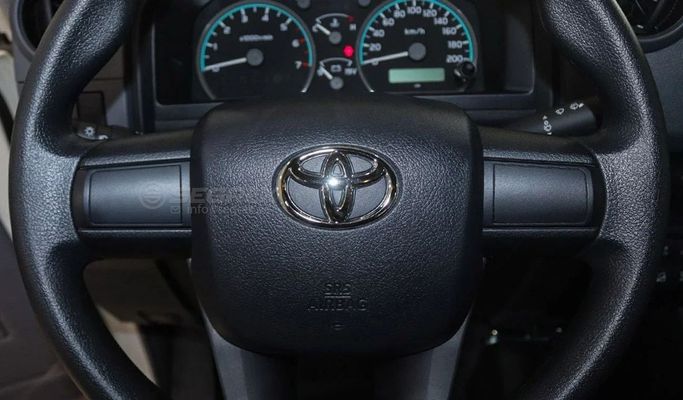 Новый Toyota Land Cruiser 70 Series Рестайлинг 2, 4.0 л, 2025 в Дубае от Segrex Auto Белый цвет. GCC | AUTO.AE