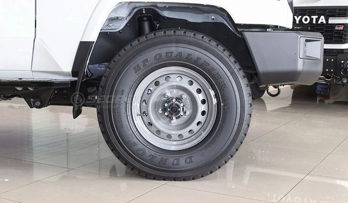 Новый Toyota Land Cruiser 70 Series Рестайлинг 2, 4.0 л, 2025 в Дубае от Segrex Auto Белый цвет. GCC | AUTO.AE