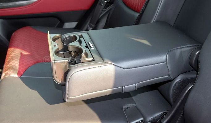 Новый Toyota Land Cruiser 300 Series, 3.4 л, 2025 в Дубае от Segrex Auto Белый цвет. GCC | AUTO.AE