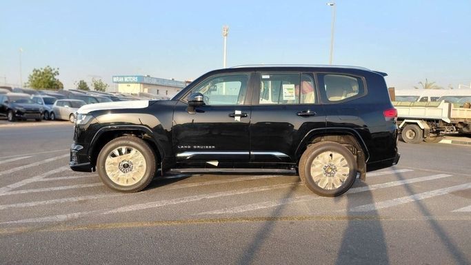 Новый Toyota Land Cruiser 300 Series, 3.4 л, 2025 в Дубае от World Center Motors FZE Белый цвет. GCC | AUTO.AE