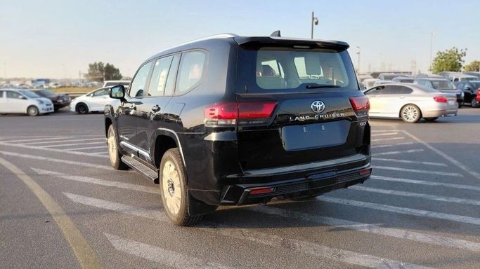 Новый Toyota Land Cruiser 300 Series, 3.4 л, 2025 в Дубае от World Center Motors FZE Белый цвет. GCC | AUTO.AE