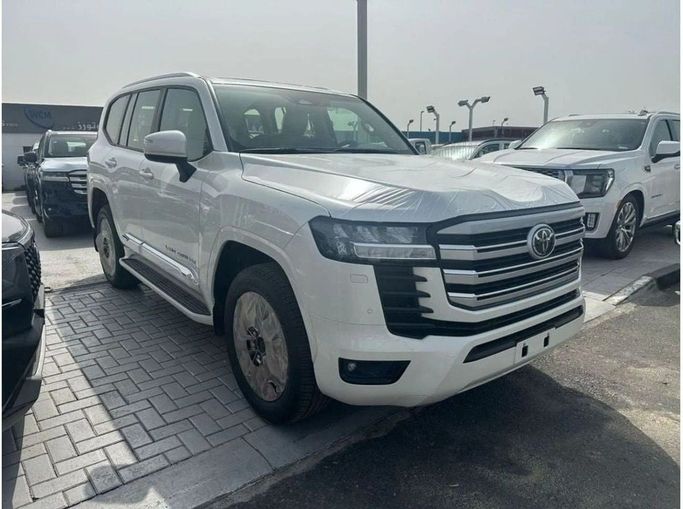Новый Toyota Land Cruiser 300 Series, 3.4 л, 2025 в Дубае от World Center Motors FZE Белый цвет. GCC | AUTO.AE