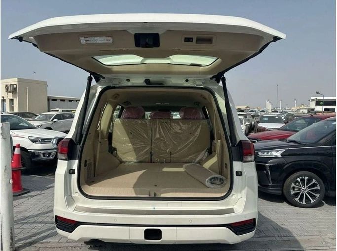 Новый Toyota Land Cruiser 300 Series, 3.4 л, 2025 в Дубае от World Center Motors FZE Белый цвет. GCC | AUTO.AE