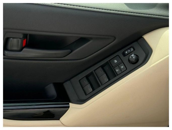 Новый Toyota Land Cruiser 300 Series, 4.0 л, 2024 в Дубае от World Center Motors FZE Серебристый цвет. GCC | AUTO.AE