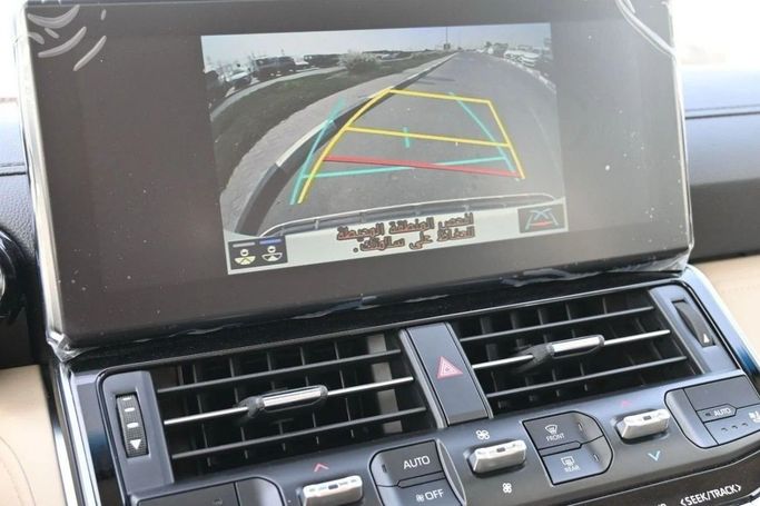 Новый Toyota Land Cruiser 300 Series, 3.4 л, 2024 в Дубае от World Center Motors FZE Белый цвет. GCC | AUTO.AE