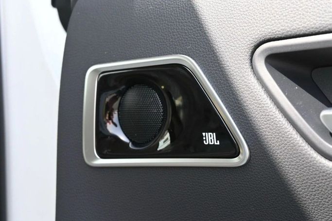 Новый Toyota Land Cruiser 300 Series, 3.4 л, 2024 в Дубае от World Center Motors FZE Белый цвет. GCC | AUTO.AE