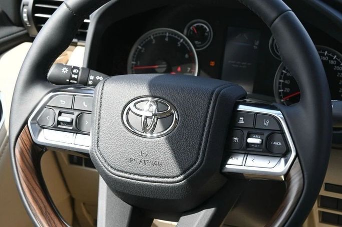 Новый Toyota Land Cruiser 300 Series, 3.4 л, 2024 в Дубае от World Center Motors FZE Белый цвет. GCC | AUTO.AE