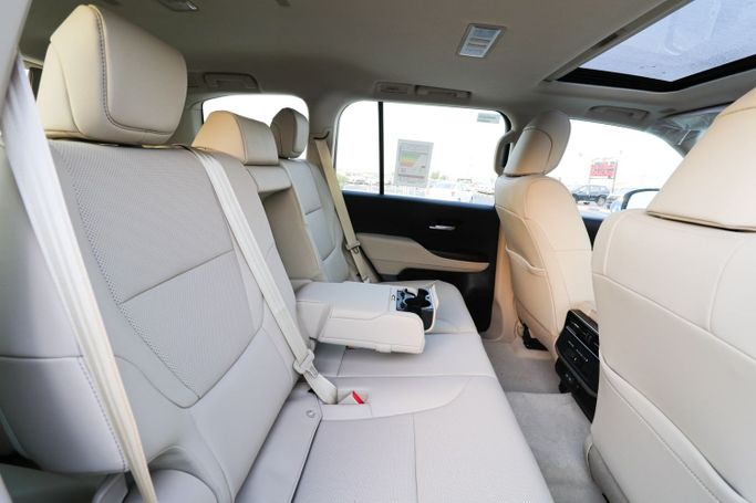 Новый Toyota Land Cruiser 300 Series, 4.0 л, 2024 в Дубае от Atlantic Motors FZCO Черный цвет.  | AUTO.AE