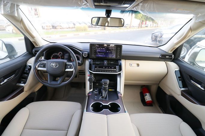 Новый Toyota Land Cruiser 300 Series, 4.0 л, 2024 в Дубае от Atlantic Motors FZCO Черный цвет.  | AUTO.AE