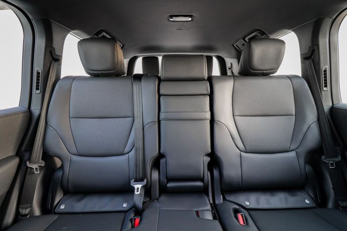 Новый Toyota Land Cruiser 300 Series, 3.4 л, 2023 в Дубае от Atlantic Motors FZCO Серый цвет.  | AUTO.AE