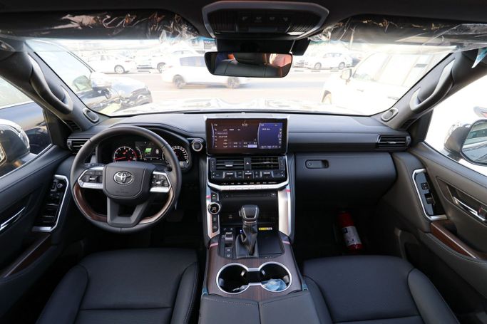 Новый Toyota Land Cruiser 300 Series, 3.4 л, 2023 в Дубае от Atlantic Motors FZCO Серый цвет.  | AUTO.AE