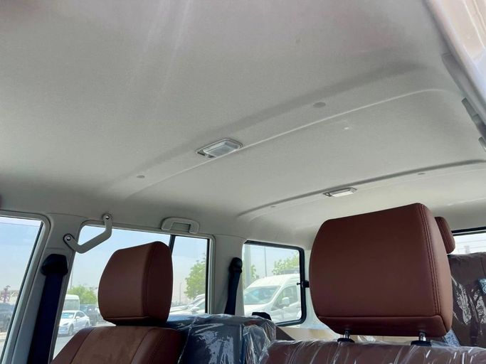 Новый Toyota Land Cruiser 70 Series Рестайлинг 2, 4.0 л, 2025 в Дубае от Al Rawnaq Motors  Белый цвет. GCC | AUTO.AE