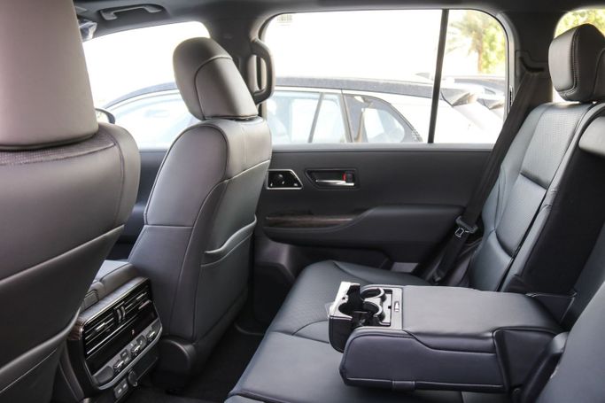 Новый Toyota Land Cruiser 300 Series, 4.0 л, 2024 в Дубае от Atlantic Motors FZCO Черный цвет.  | AUTO.AE