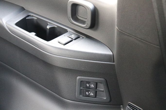 Новый Toyota Land Cruiser 300 Series, 4.0 л, 2024 в Дубае от Atlantic Motors FZCO Черный цвет.  | AUTO.AE