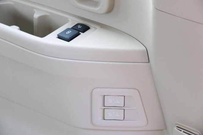 Новый Toyota Land Cruiser 300 Series, 4.0 л, 2024 в Дубае от Atlantic Motors FZCO Черный цвет.  | AUTO.AE