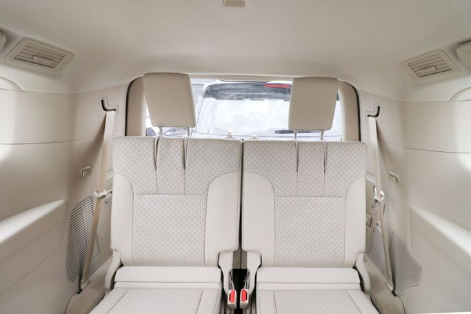 Новый Toyota Land Cruiser 300 Series, 3.4 л, 2024 в Дубае от Atlantic Motors FZCO Белый цвет.  | AUTO.AE