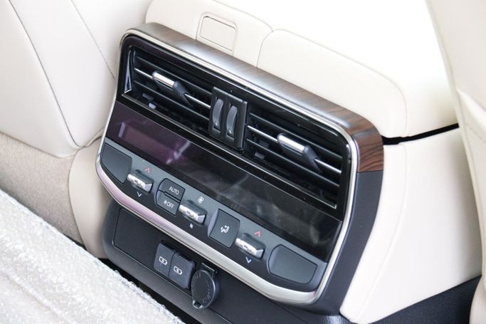 Новый Toyota Land Cruiser 300 Series, 3.4 л, 2024 в Дубае от Atlantic Motors FZCO Белый цвет.  | AUTO.AE