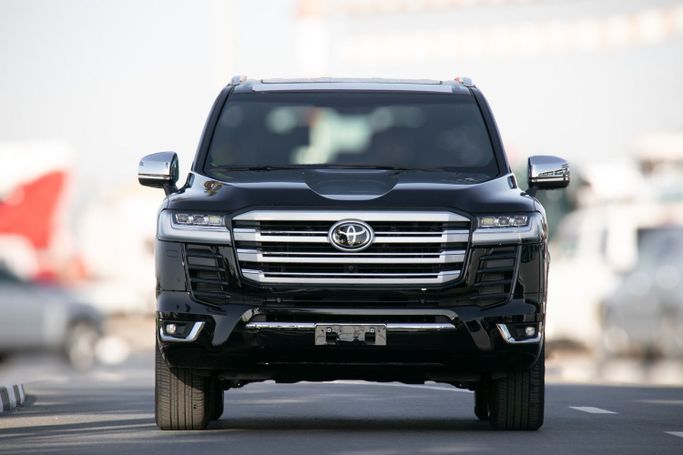 Новый Toyota Land Cruiser 300 Series, 3.4 л, 2024 в Дубае от Atlantic Motors FZCO Черный цвет.  | AUTO.AE